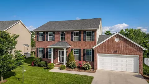 110 Jillian Ln, Penn Laird, VA 22846