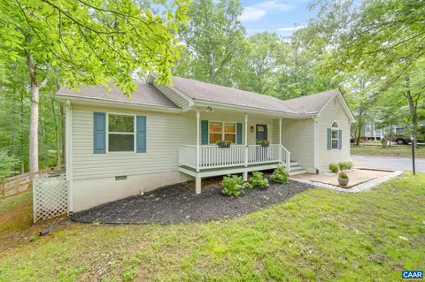 Exterior - 20 Colonial Rd, Palmyra, VA 22963 photo 3 of 13