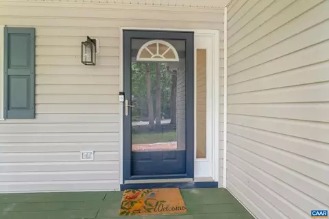 Entry Way - 20 Colonial Rd, Palmyra, VA 22963 photo 1 of 5
