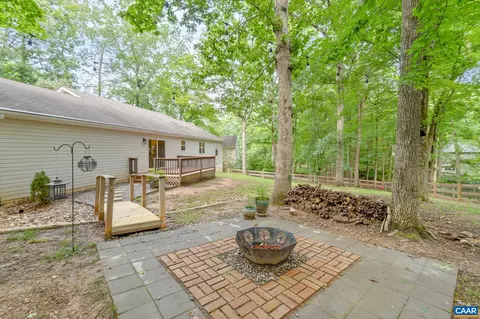 Exterior - 20 Colonial Rd, Palmyra, VA 22963 photo 7 of 13