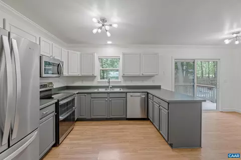 Kitchen - 20 Colonial Rd, Palmyra, VA 22963 photo 1 of 4