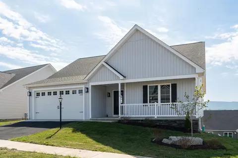212 Spring Run Ln, Waynesboro, VA 22980