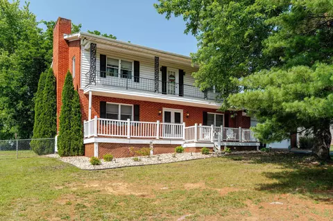 257 Edgewood Dr, Shenandoah, VA 22849