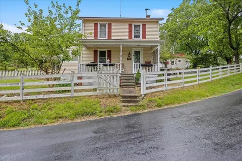 851 Tenth Legion Rd, Broadway, VA 22815