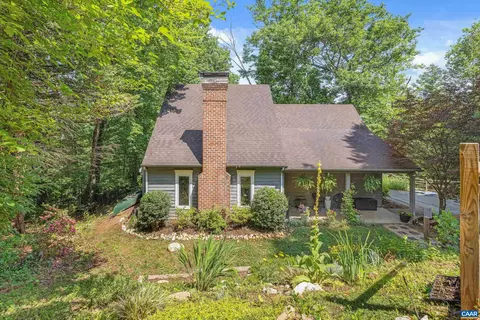 295 Homestead Ln, Charlottesville, VA 22902