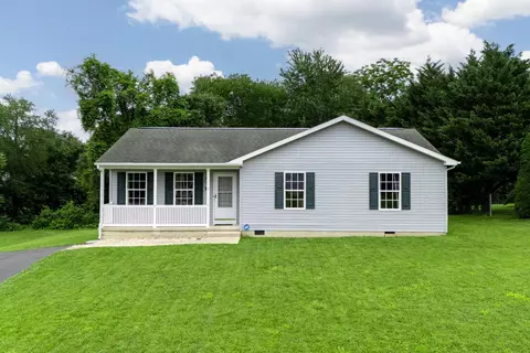 14 Auburn Dr, Grottoes, VA 24441