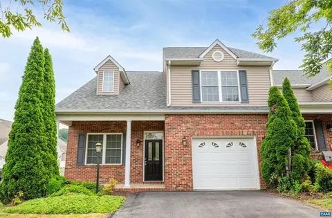 16 E Park View Dr E, Staunton, VA 24401