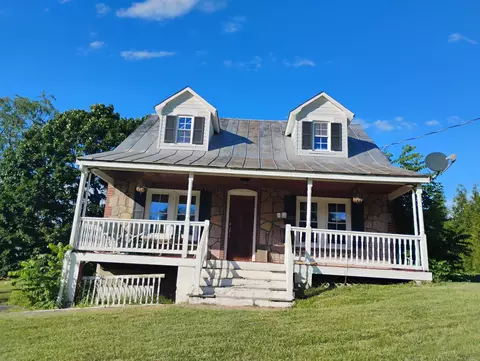80 Howardsville Tpke, Stuarts Draft, VA 24477