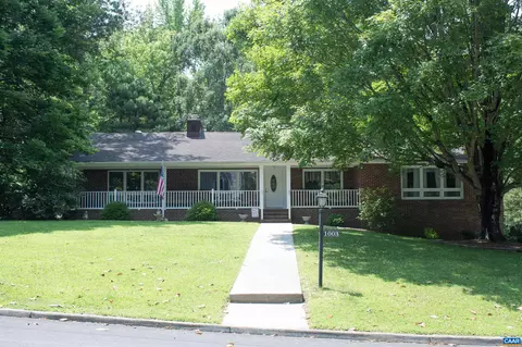 1003 Fayette St, Farmville, VA 23901