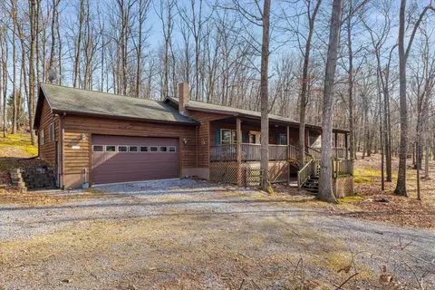 1182 Mullins Rd, Rio, WV 26755