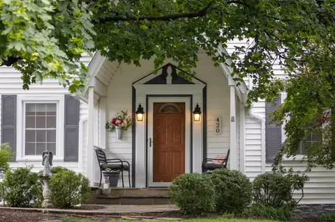 420 College Cir, Staunton, VA 24401