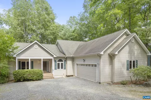 6 Putt Cir, Palmyra, VA 22963
