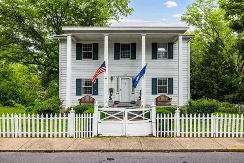 104 W College St W, Bridgewater, VA 22812