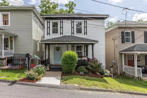 215 Richardson St, Staunton, VA 24401