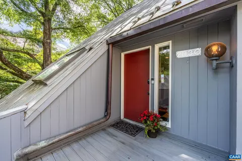 203 NW Second St NW #C, Charlottesville, VA 22902