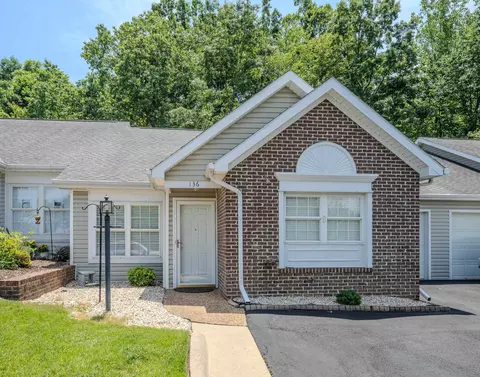 136 Emerald Dr, Harrisonburg, VA 22801