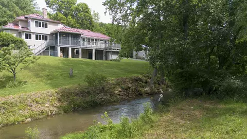 7304 Dry Run Rd, Burnsville, VA 24487