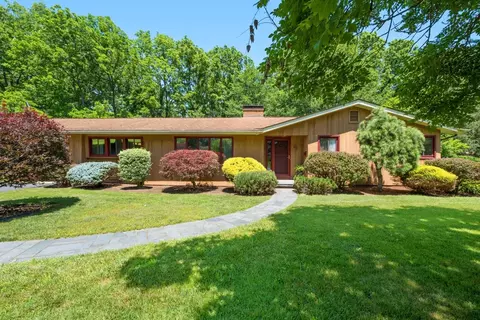 616 Lynn Ln, Waynesboro, VA 22980