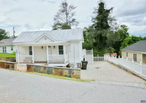107 W Gay St W, Staunton, VA 24401