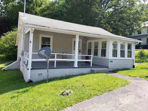 97 Kingstown Ln, Hot Springs, VA 24445