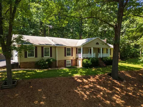 2035 Lee Jackson Hwy, Staunton, VA 24401