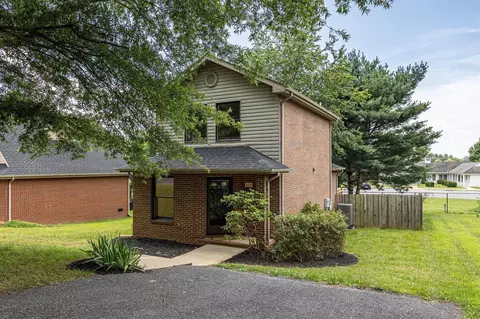 104 River Run Cir, Waynesboro, VA 22980