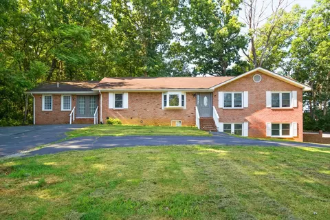 16998 E Summit Ave E, Elkton, VA 22827
