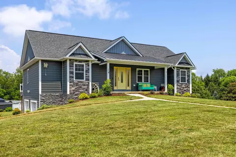 56 Serendipity Ln, Crimora, VA 24431