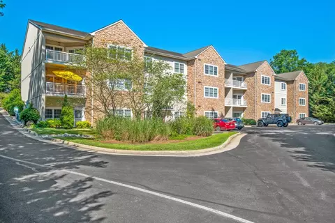 1410 N Coalter St N #204 AND GARAGE, Staunton, VA 24401