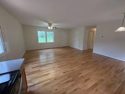Living - 296 Bryce Blvd, Mount Jackson, VA 22842 photo 4 of 6