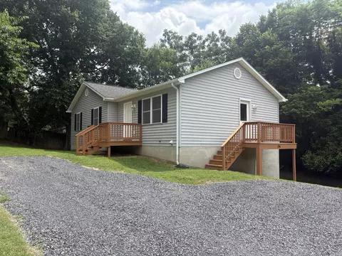 Exterior - 296 Bryce Blvd, Mount Jackson, VA 22842 photo 3 of 5