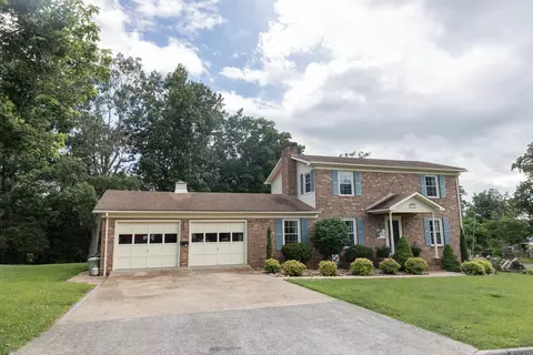 1014 E 22nd St E, Buena Vista, VA 24416