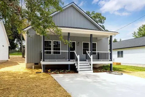 1522 2nd St, Waynesboro, VA 22980