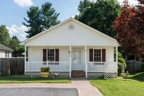 115 Hodge St, Stuarts Draft, VA 24477