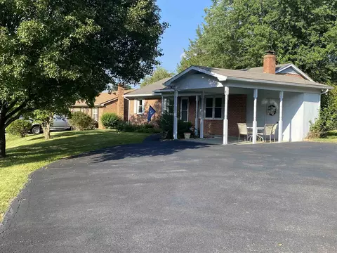 6 Bingham St, Verona, VA 24482