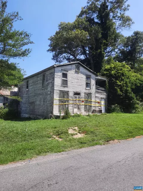 2744 Mansfield Rd, Louisa, VA 23093