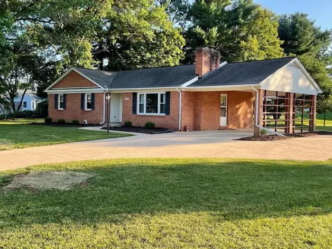 123 S Sandstone Ln S, Bridgewater, VA 22812