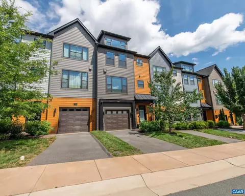 142 Junction Ln, Charlottesville, VA 22902