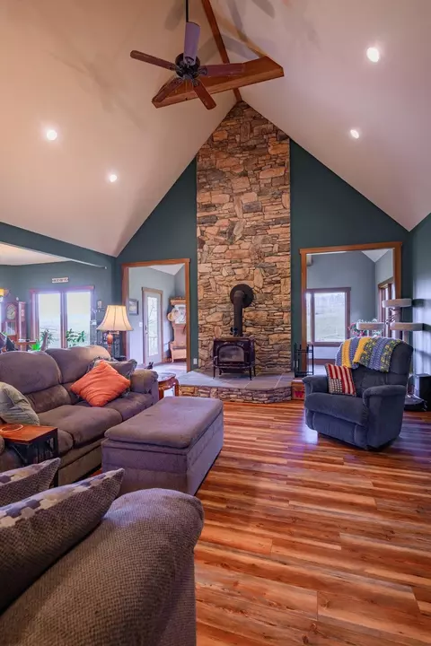 Living - 747 New Providence Rd, Raphine, VA 24472 photo 1 of 4