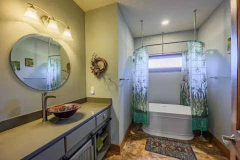 Bath - 747 New Providence Rd, Raphine, VA 24472 photo 4 of 4