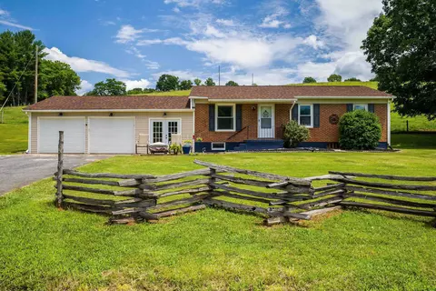1819 Moffett Branch Rd, Churchville, VA 24421