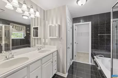 Bath - 97 Robins Ct, Palmyra, VA 22963 photo 2 of 4