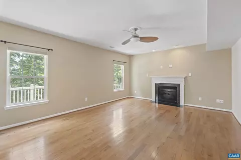 Living - 97 Robins Ct, Palmyra, VA 22963 photo 2 of 3