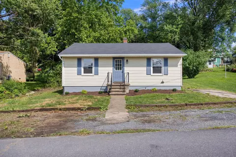 111 Church St, Broadway, VA 22815