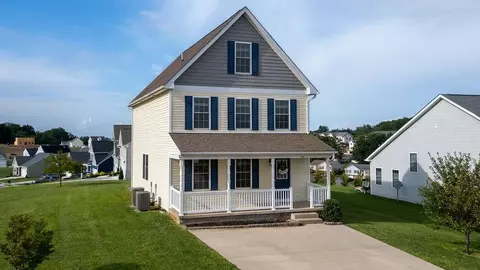 43 Upland Ct, Stuarts Draft, VA 24477