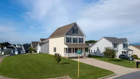 43 Upland Ct, Stuarts Draft, VA 24477 photo 2