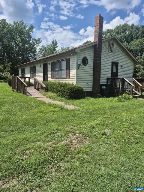 273 Johnny Hall Rd, Mineral, VA 23117