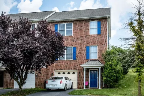 551 Pointe Dr, Harrisonburg, VA 22801