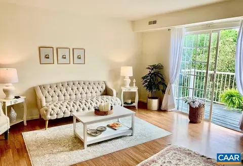 840 Runnel Ct #10, Charlottesville, VA 22901