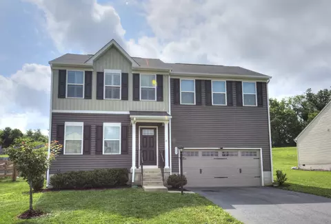 157 Lilly Ln, Waynesboro, VA 22980
